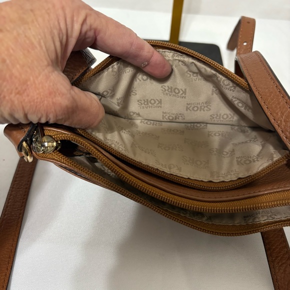 Michael Kors brown leather crossbody bag with gold-tone hardware - Picture 11 of 16